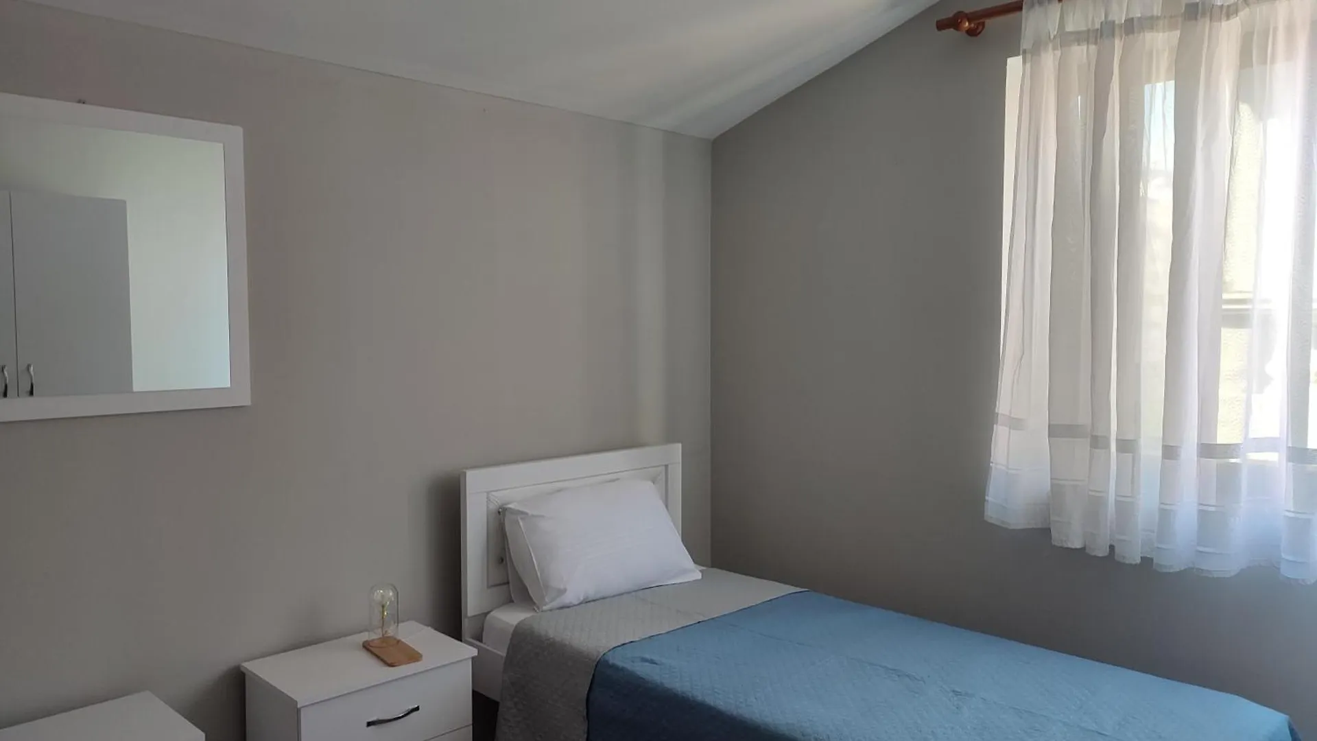 Rooms Xani Τίρανα Bed and Breakfast
