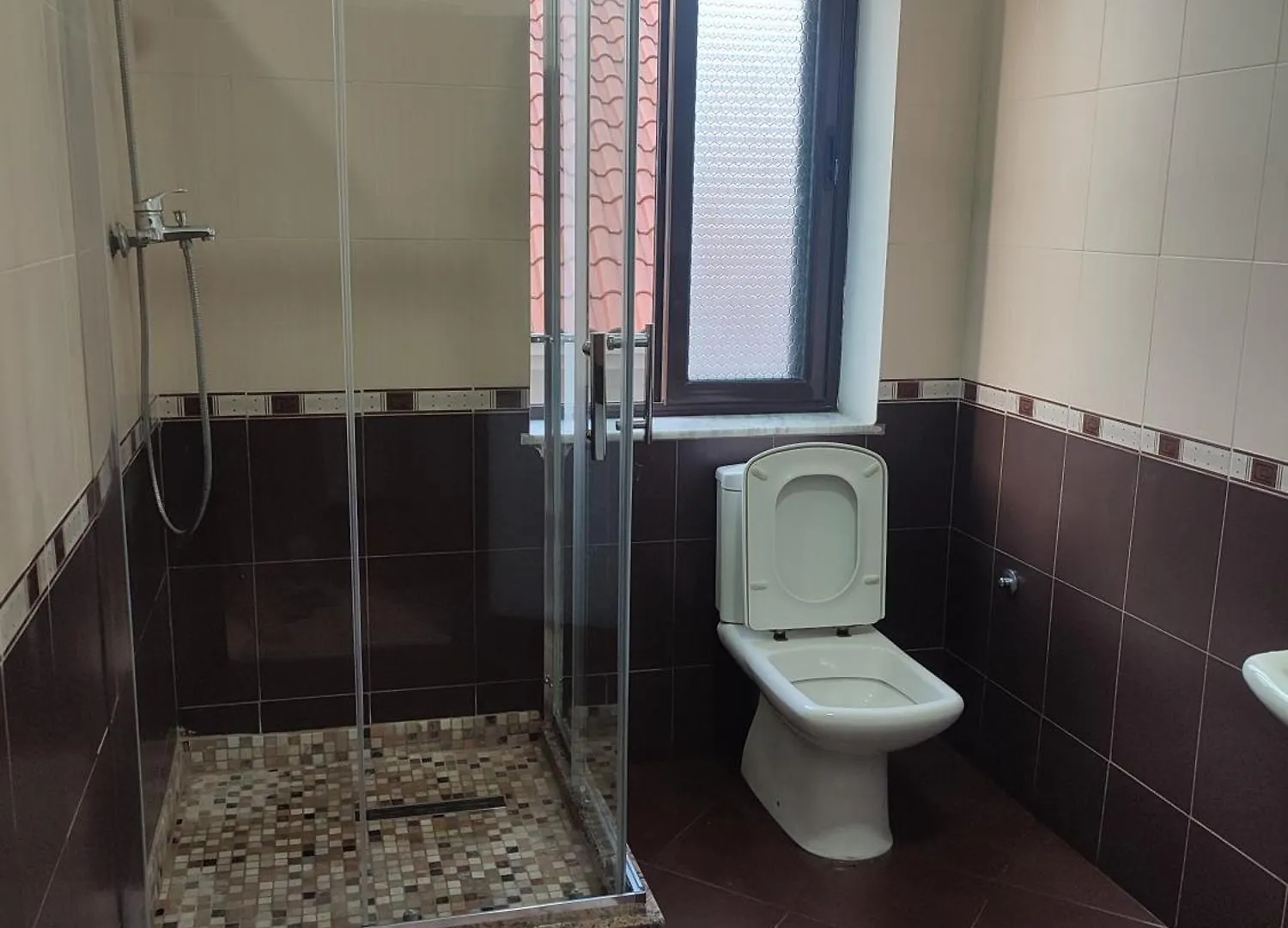 Rooms Xani Τίρανα 0*,